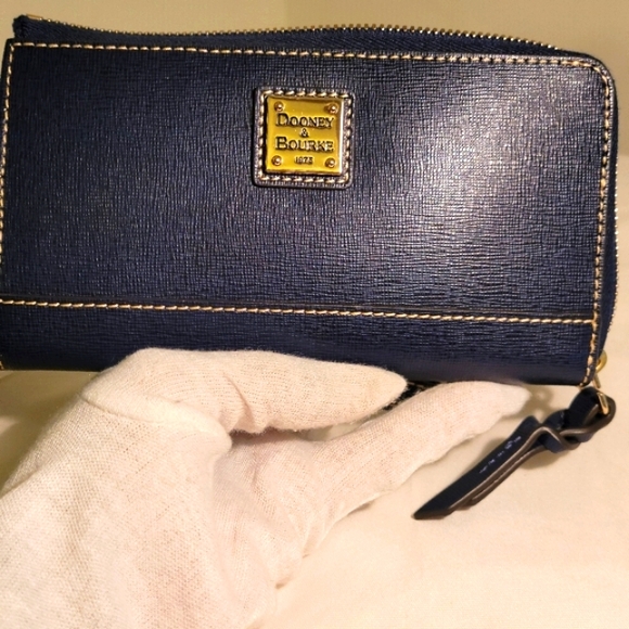 Dooney And Bourke Wallet Wristlet - Picture 3 of 7